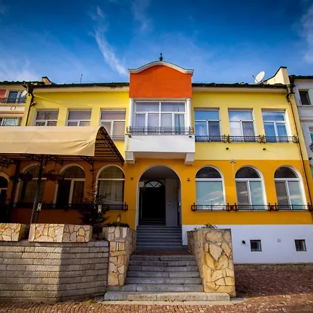 Apartment Old Square