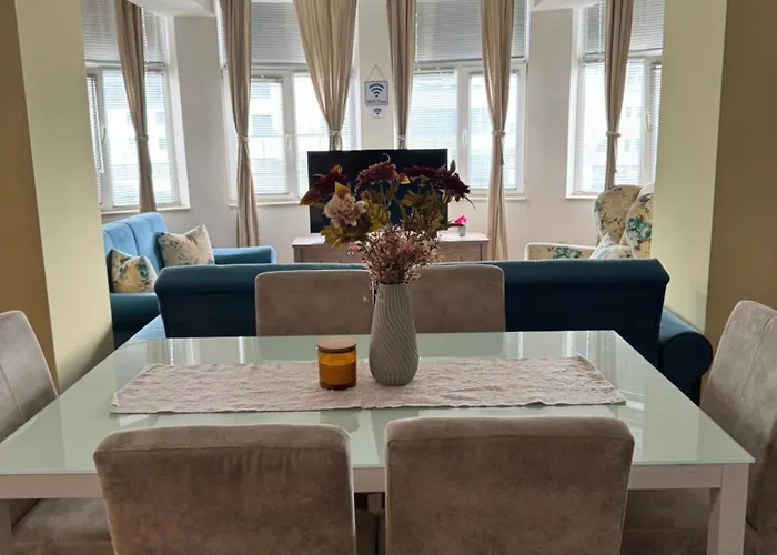 Apartment Old Square